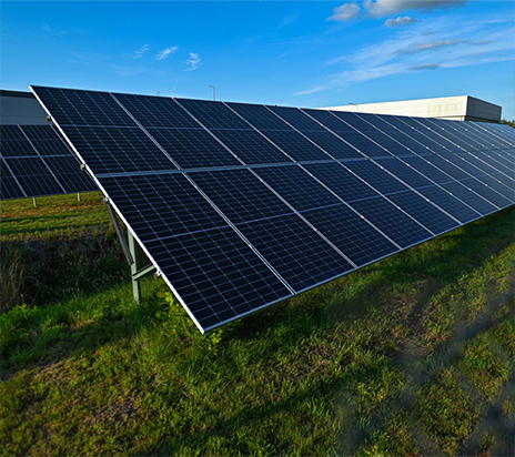 Комплект солнечной энергетической системы в Силькеборге, Дания.